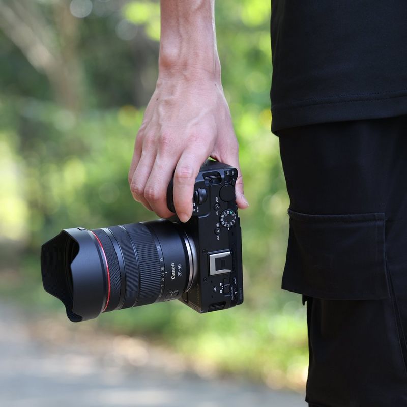 Canon Canon EOS R6 V + RF 20-50mm F4L IS USM PZ · DEALBYTE · vista 1
